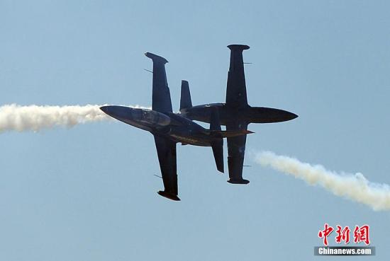 美国空军一F35战机在训练中坠毁