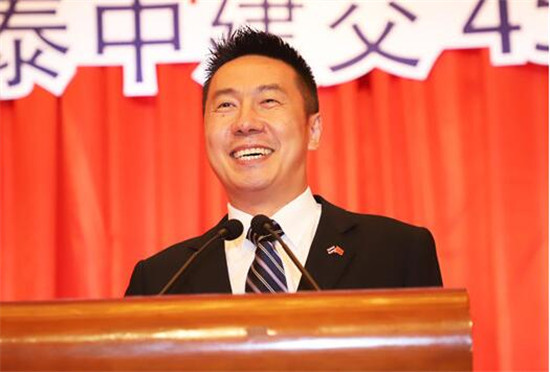 “百灵鸟”唱响曼谷之夜 ― 歌唱家王璇应邀参加“庆祝泰中建交45周年”大型晚会