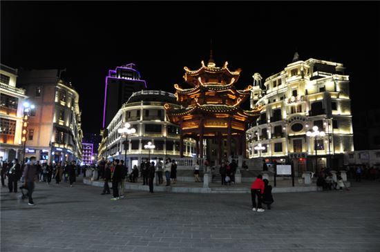 凝聚四海侨心_谱写发展新篇 凝聚四海侨心_谱写发展新篇