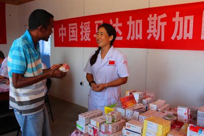 中国援马达加斯加医疗队开展义诊